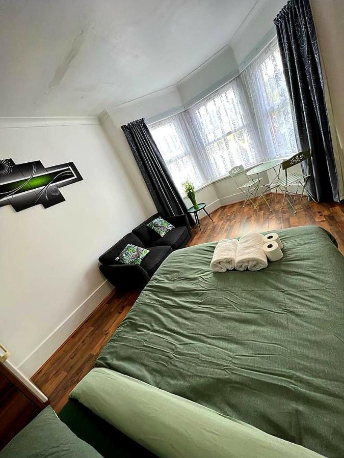 ホテル Woodgreen House ロンドン エクステリア 写真
