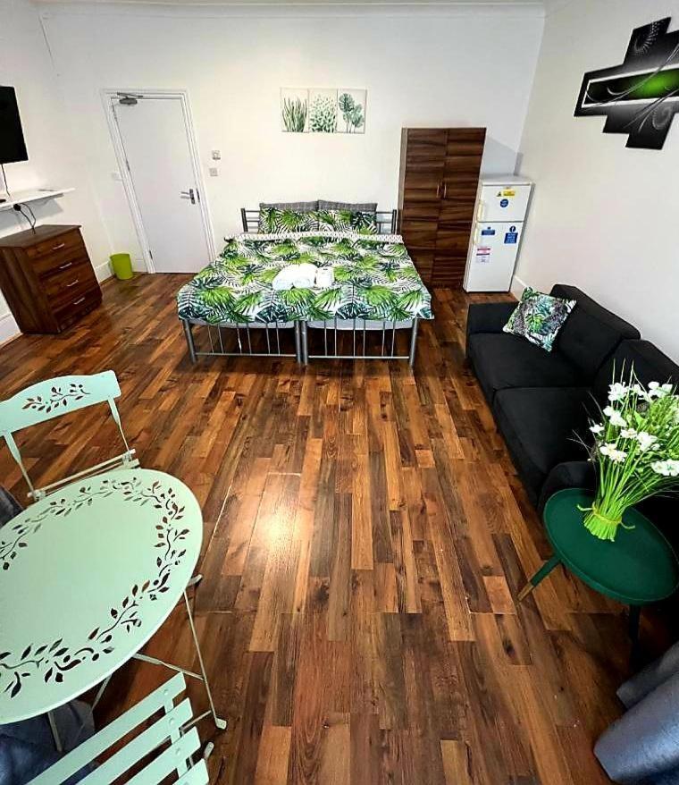 ホテル Woodgreen House ロンドン エクステリア 写真